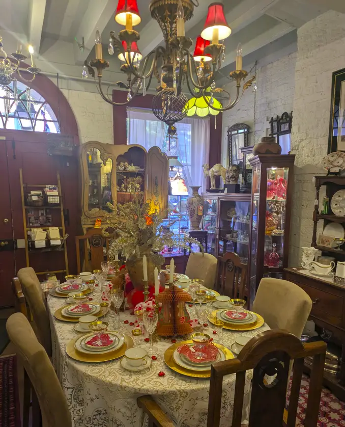 Blue Willow Tea Room - antiques